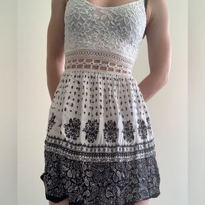 Black and white shear streetwear society dress size s